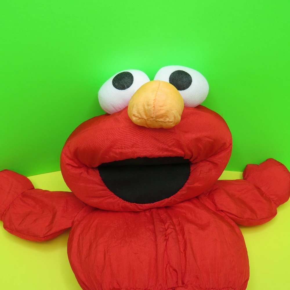VTG SESAME STREET ELMO RED PUFFALUMP PARCHUTE MATERIAL PLAYSCHOOL 16".